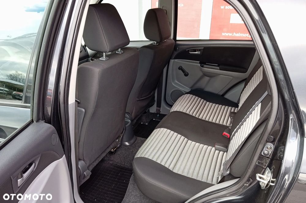 Suzuki SX4 1.6 Comfort 4WD - 30