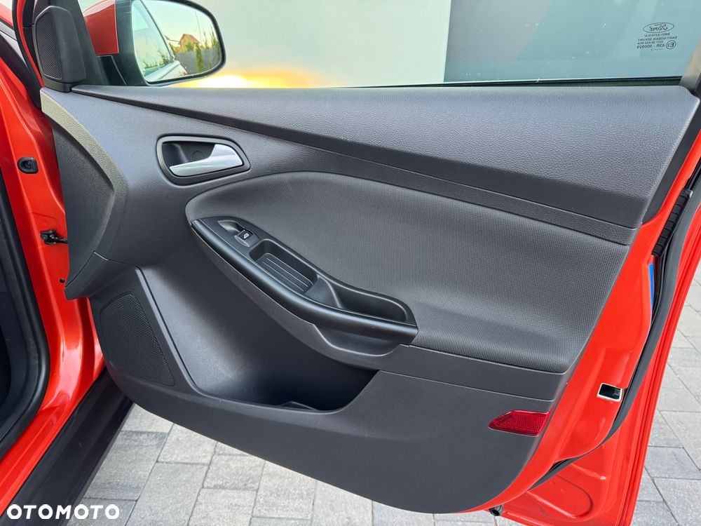 Ford Focus 1.6 TDCi DPF Champions Edition - 29