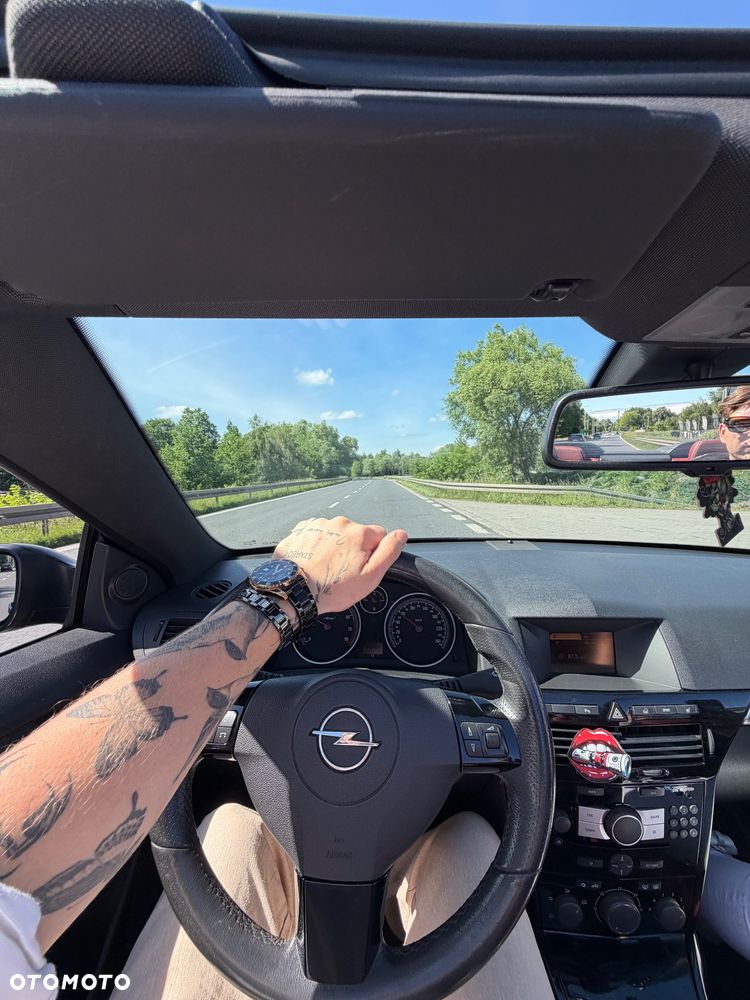 Opel Astra 1.6 Turbo Cosmo - 16
