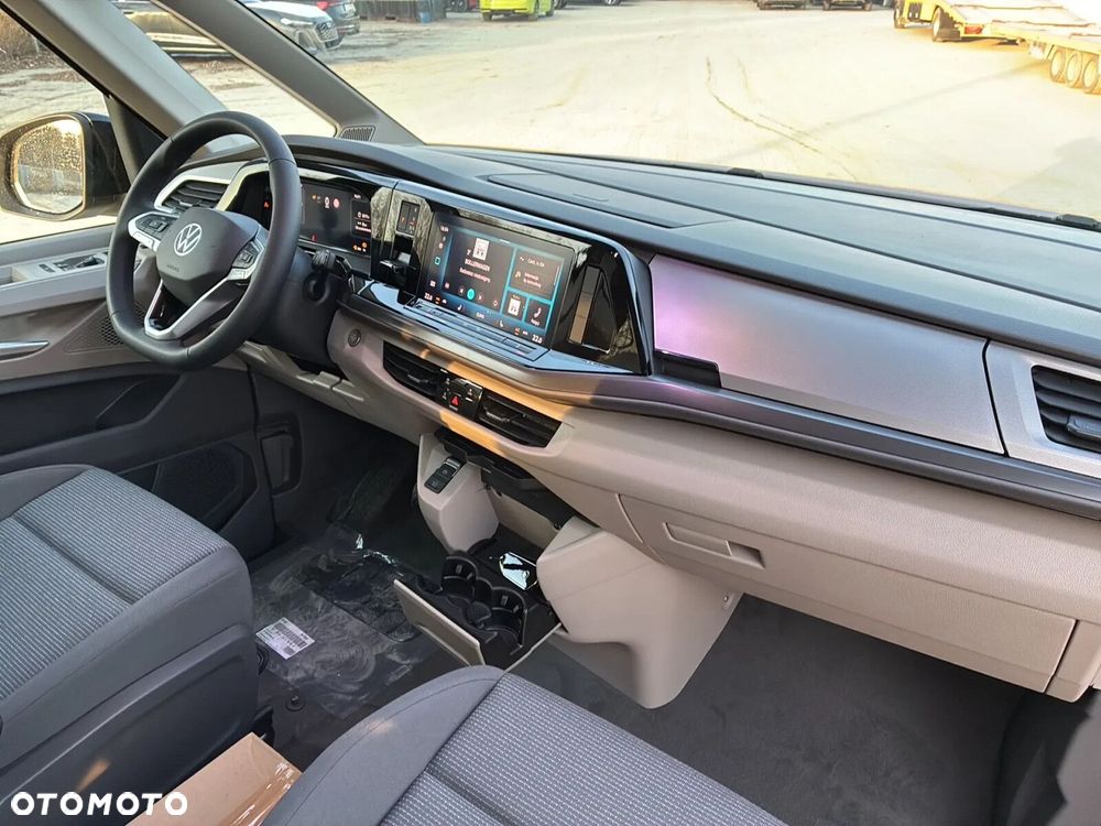 Volkswagen Multivan - 12