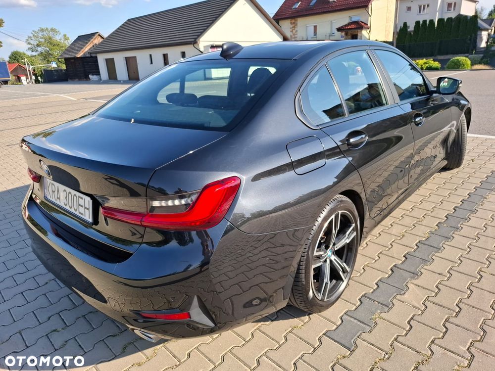 BMW Seria 3 320d mHEV - 4