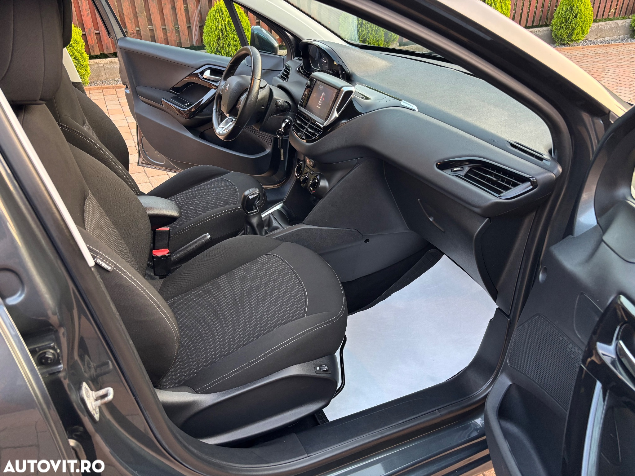 Peugeot 208 1.2 L PureTech Allure - 7