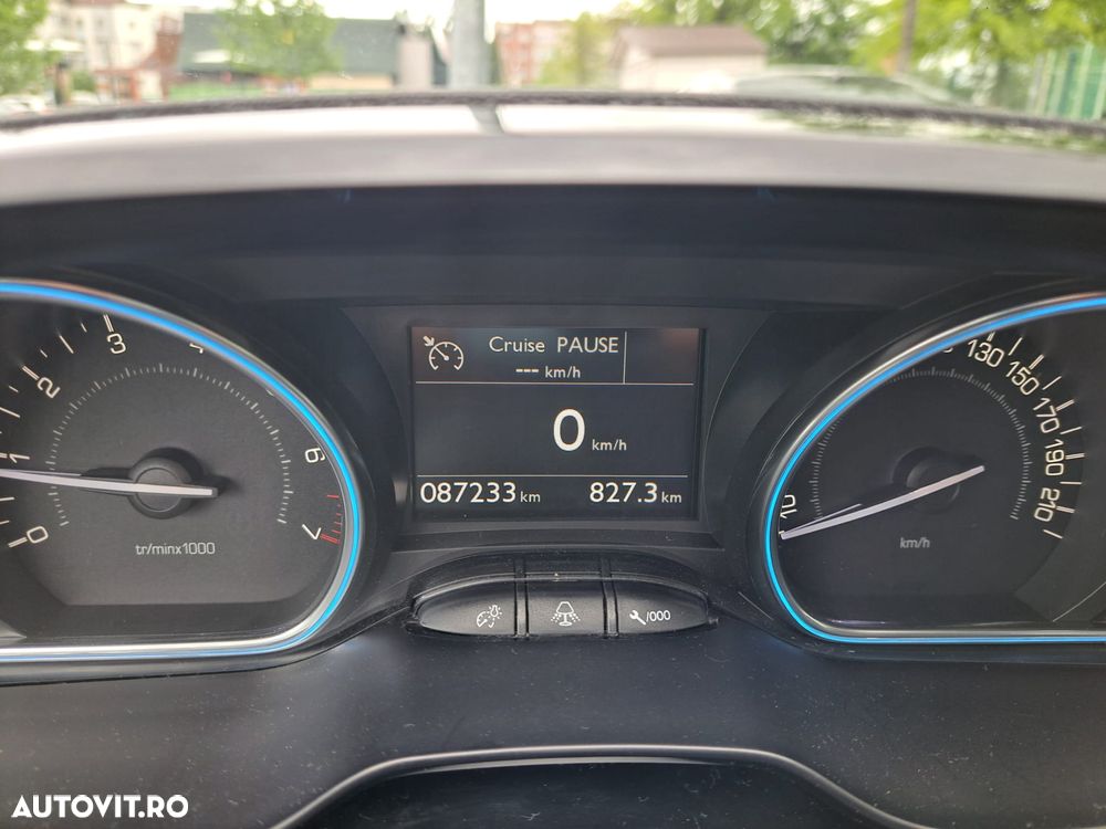 Peugeot 2008 PureTech 130 Allure Pack - 9