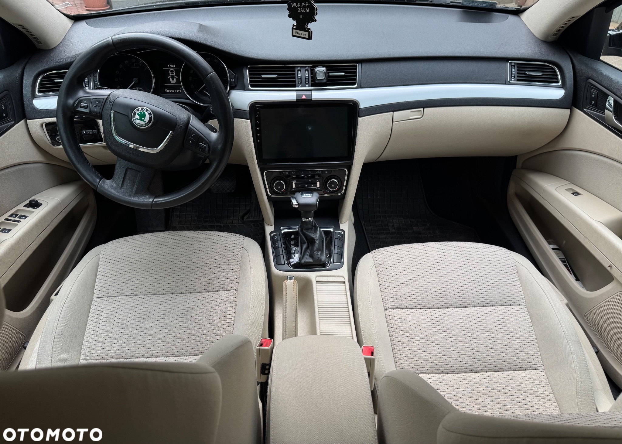 Skoda Superb 2.0 TDI Elegance DSG - 8