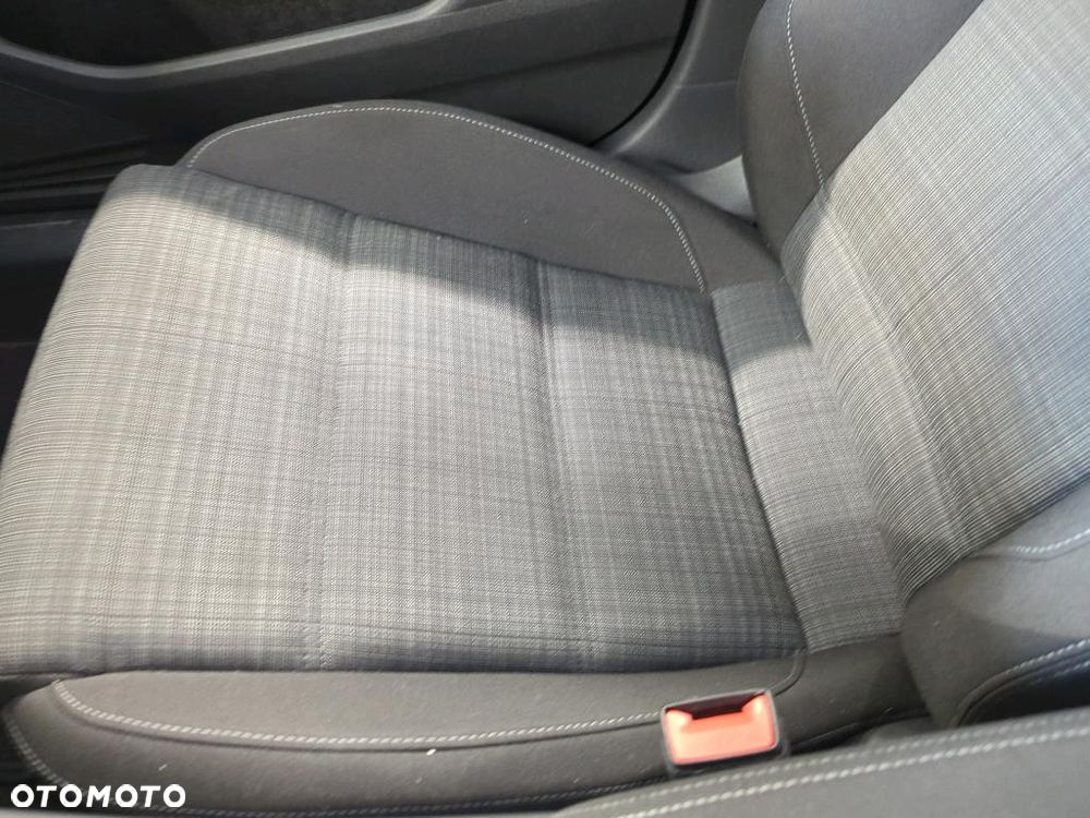 Volkswagen Passat 2.0 TDI Business DSG - 15