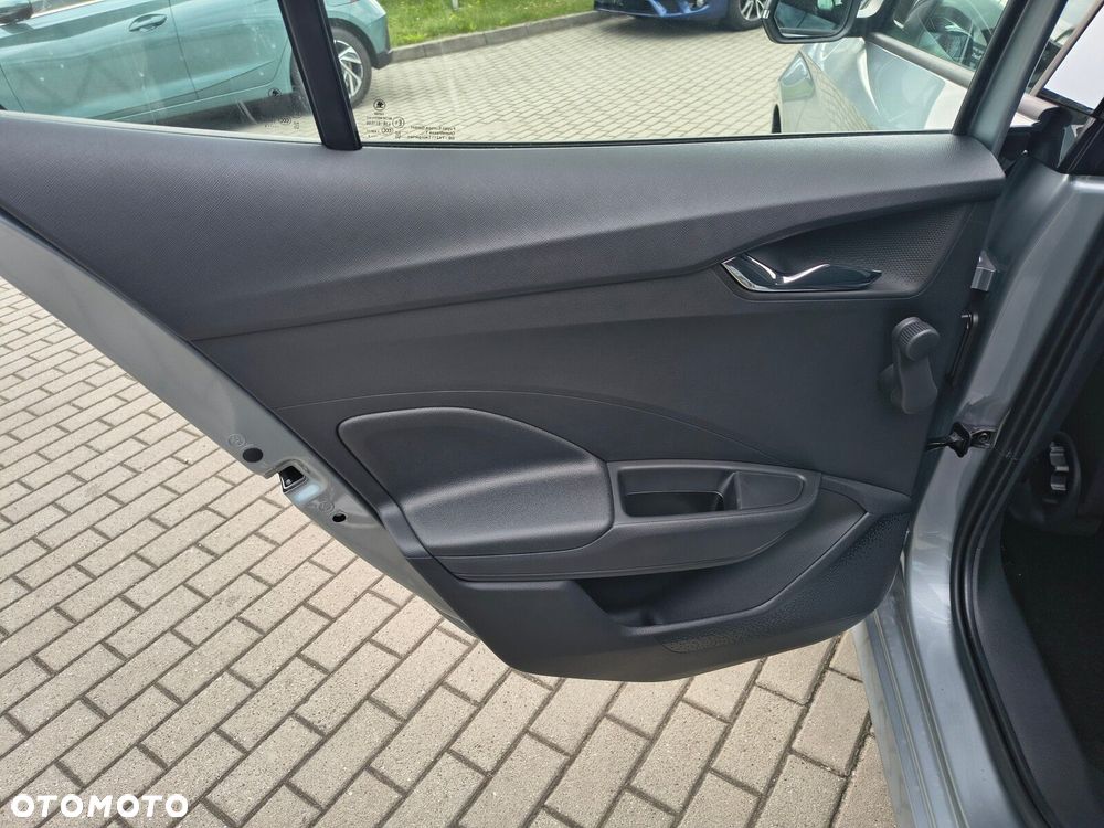Skoda Fabia 1.0 Essence - 16