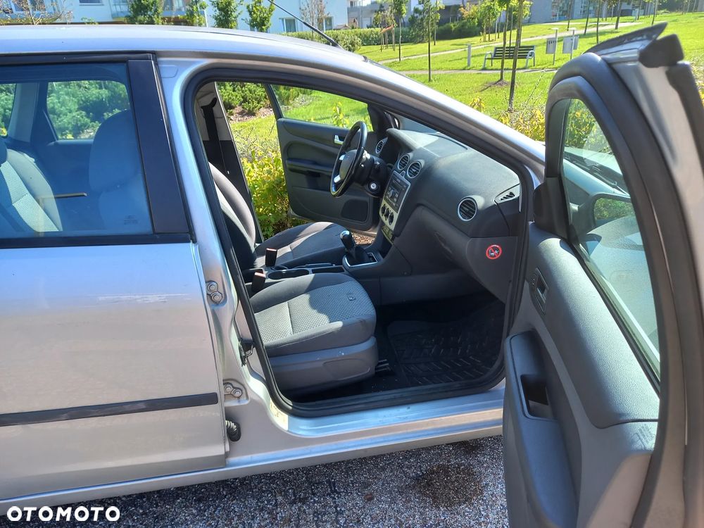 Ford Focus 1.4 Ambiente - 8