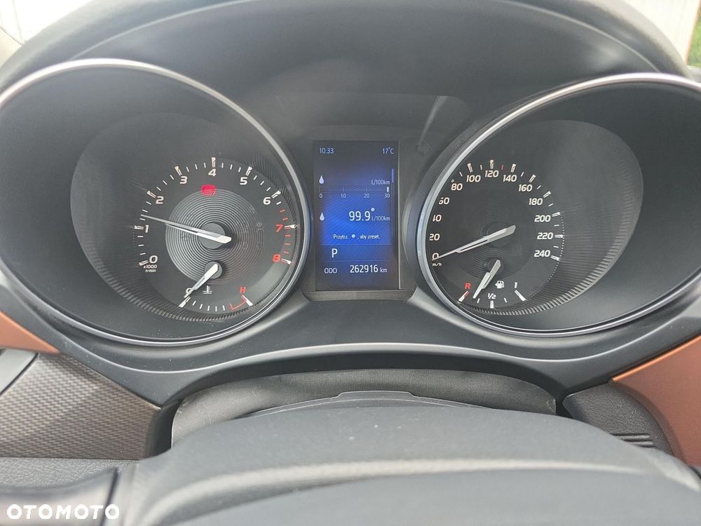 Toyota Avensis - 12