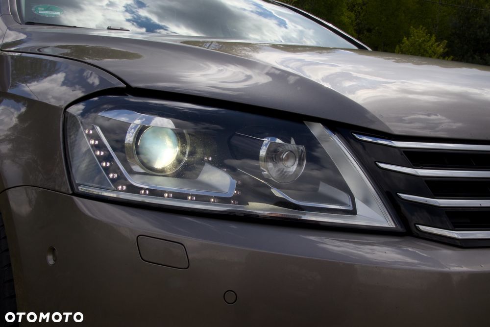 Volkswagen Passat Variant 2.0 TDI DSG BlueMotion Technology Exclusive - 9