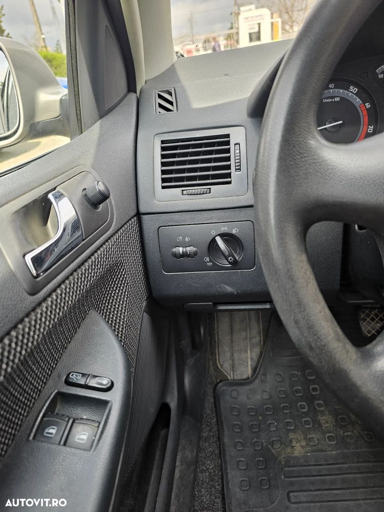 Skoda Fabia 1.2 Ambiente - 8