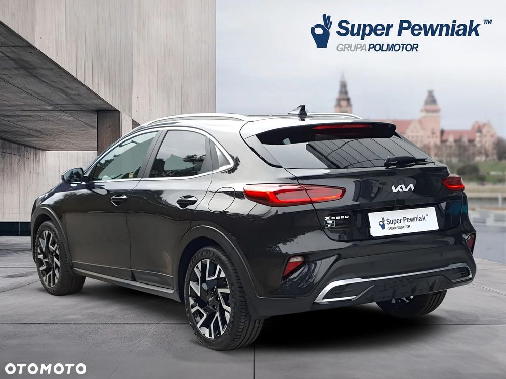 Kia XCeed 1.5 T-GDI Business Line DCT - 3