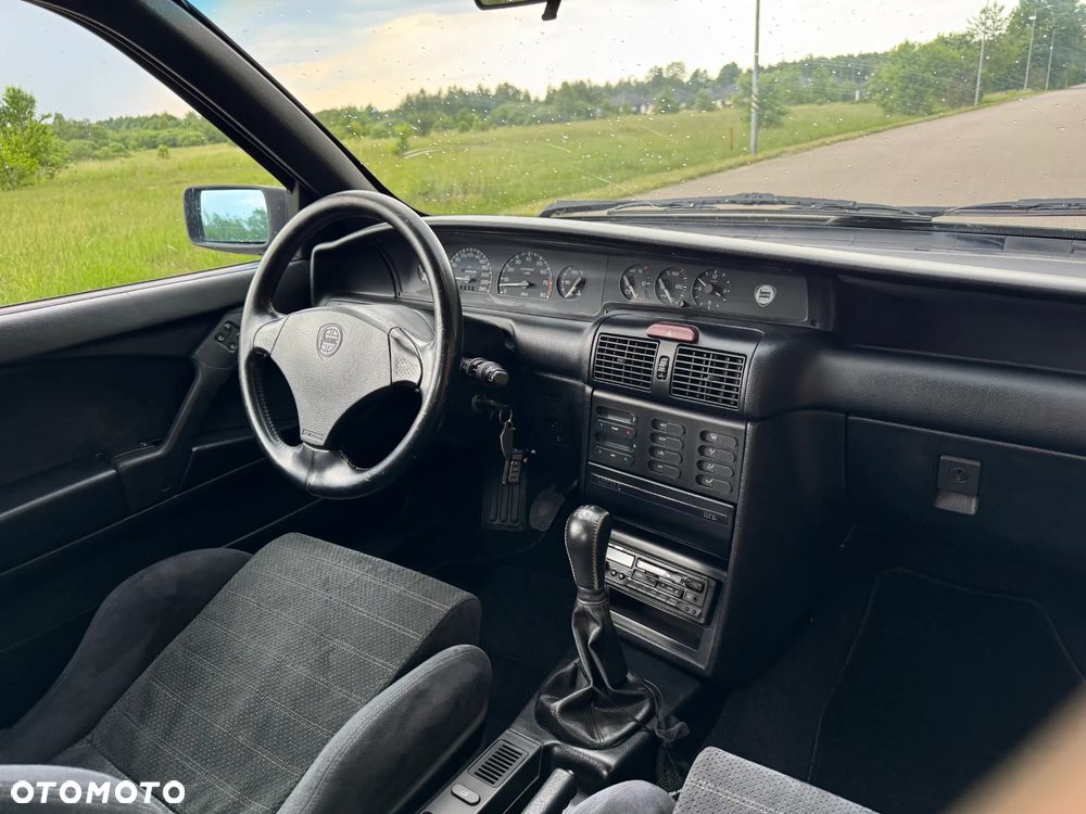 Lancia Delta 2000 - 36
