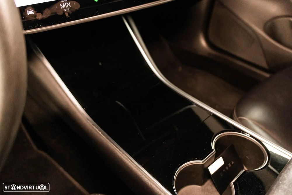 Tesla Model 3 Performance Dual Motor AWD - 24