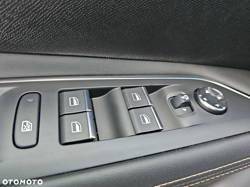 Peugeot 3008 1.6 PureTech GT S&S EAT8 - 14