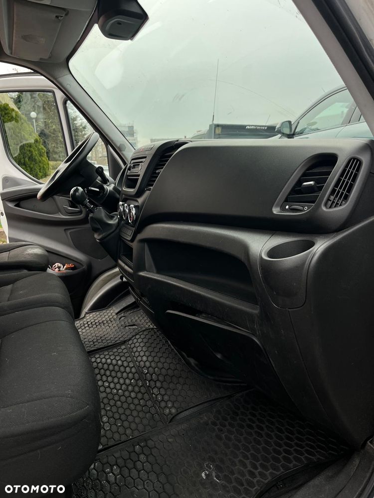 Iveco Daily - 12