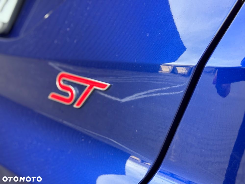 Ford Focus 2.0 TDCi ST - 19