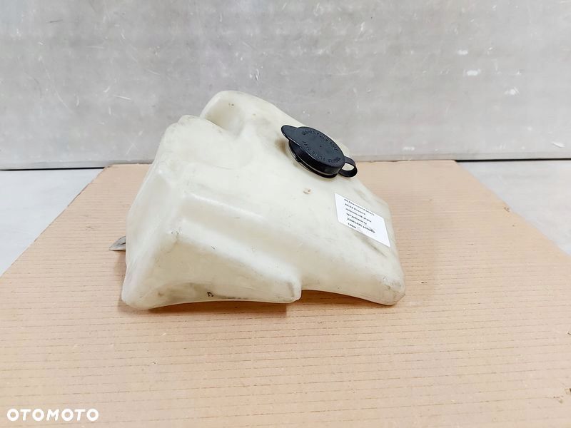 CHEVROLET CAMARO 88-92 FIREBIRD ZBIORNICZEK PŁYNU SPRYSKIWACZY POMPKA - 1