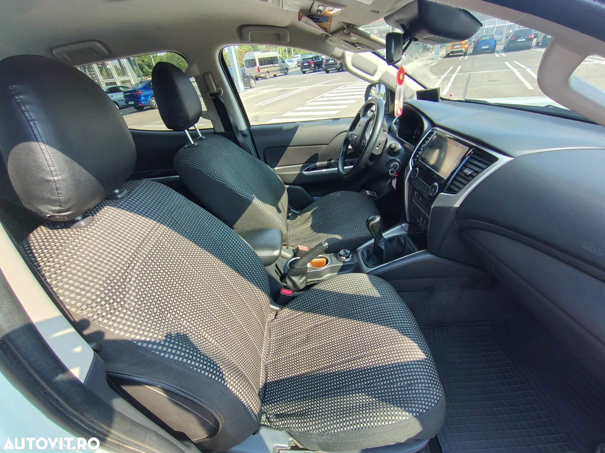 Mitsubishi L200 Double Cab 2.2 DI-D M/T Instyle - 28