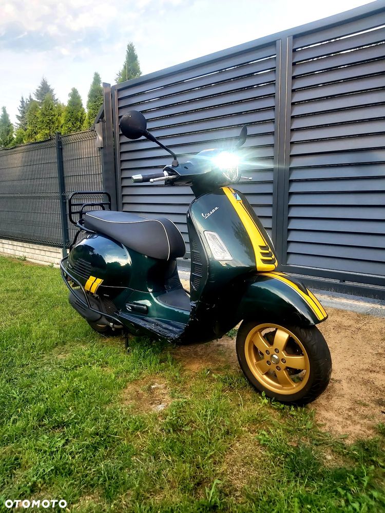 Piaggio Vespa - 30