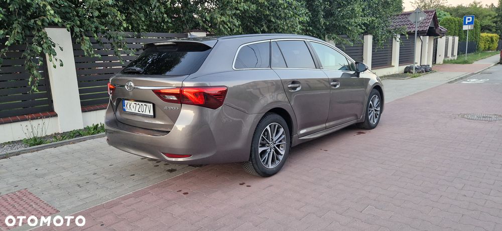 Toyota Avensis 1.8 Prestige MS - 3