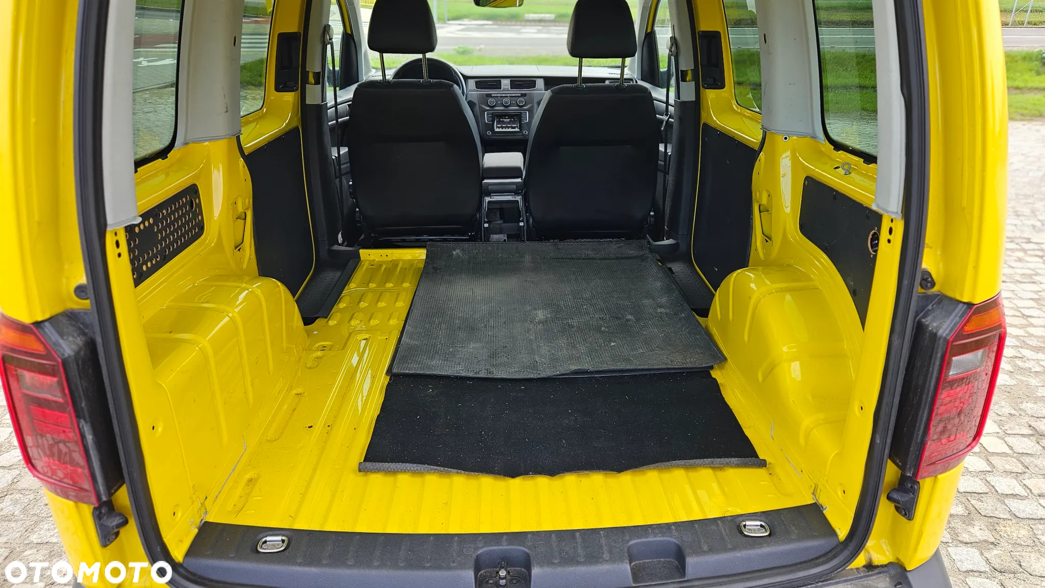 Volkswagen Caddy 2.0 TDI Comfortline 4Motion DSG - 6