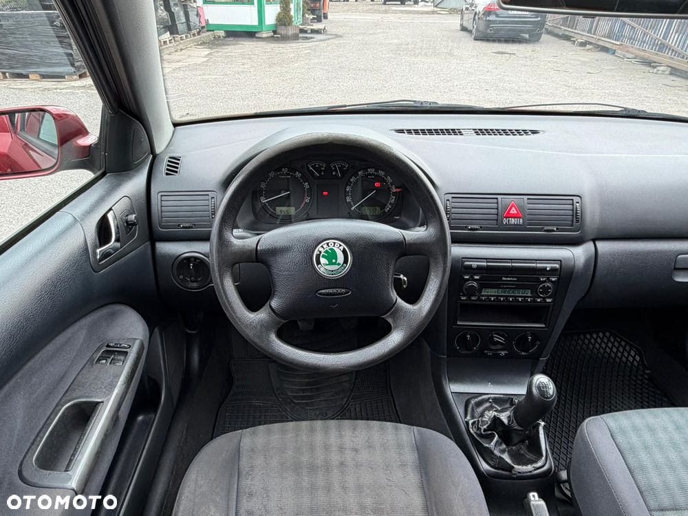 Skoda Octavia 1.6 Tour Sport - 17