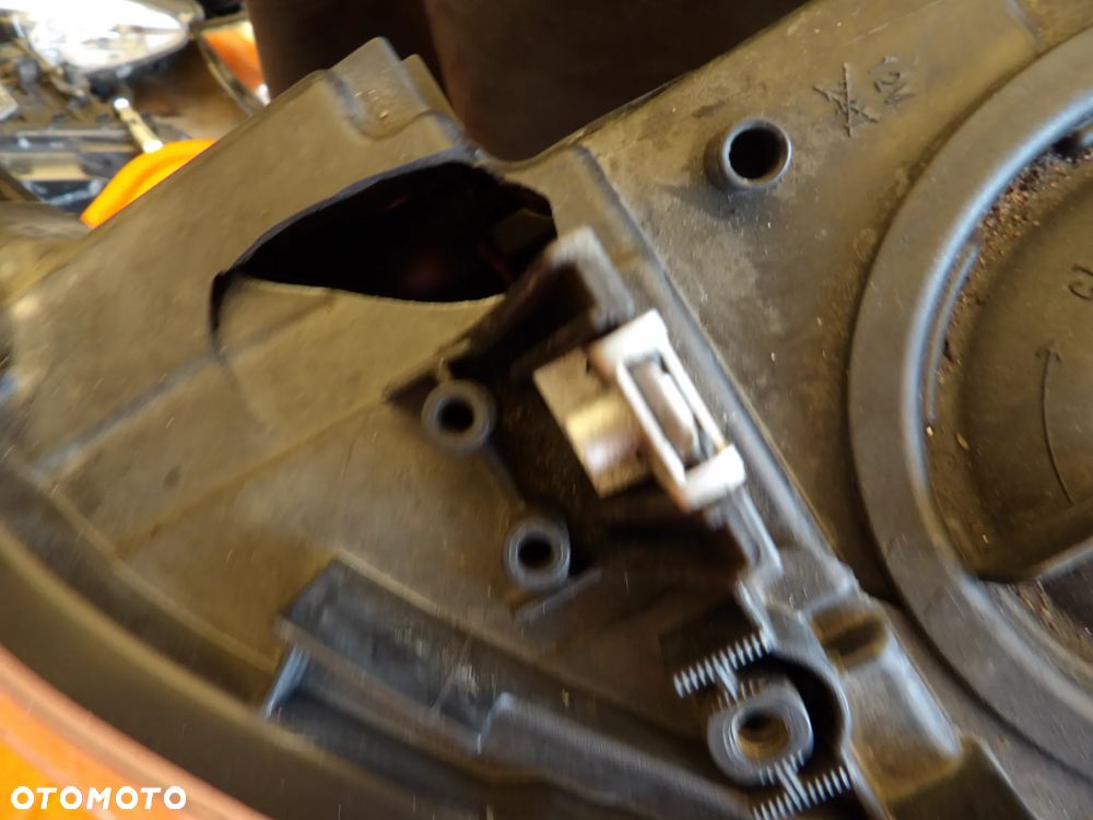 BMW - F30 - LIFT - H7 - LEWA LAMPA PRZEDNIA - UK - 7365597 - 9