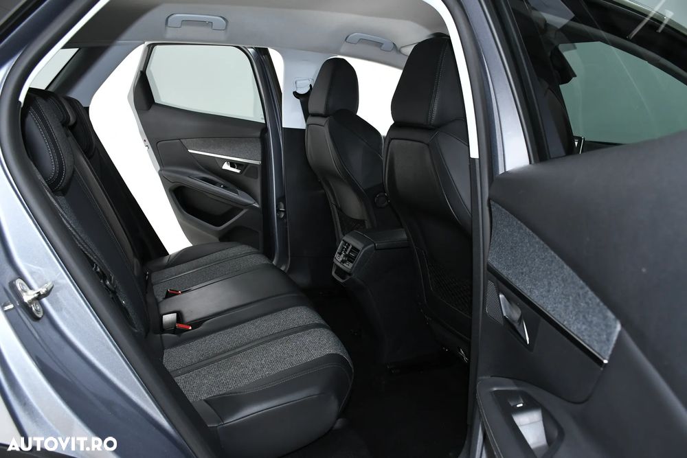 Peugeot 3008 PureTech 130 Stop & Start GPF EAT8 Allure - 16