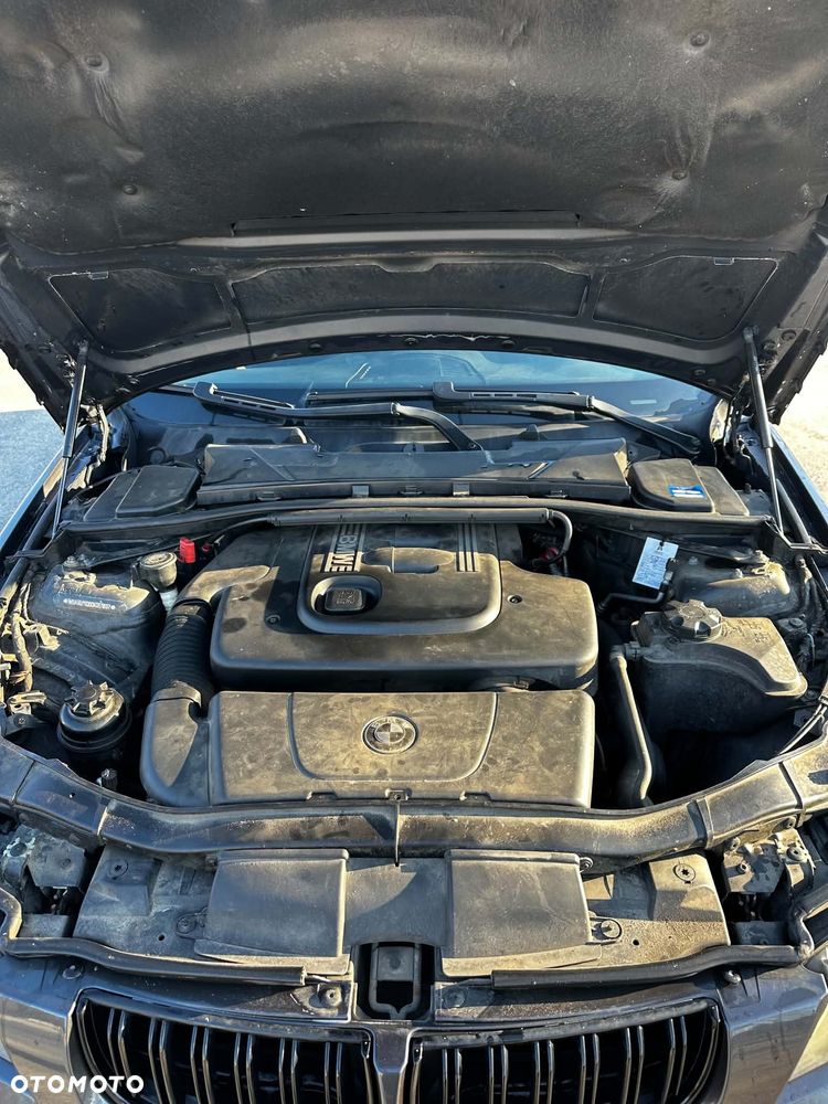 BMW Seria 3 318d - 17