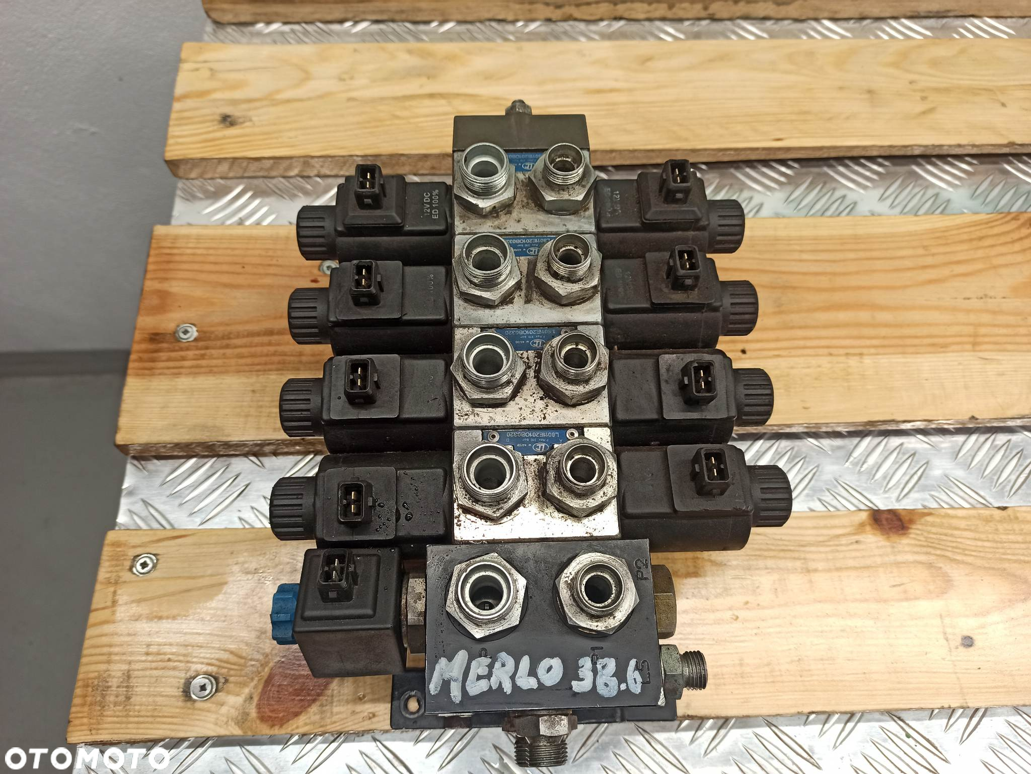 Rozdzielacz hydrauliczny Merlo 38.16 Roto (L9314940004AC00) - 5