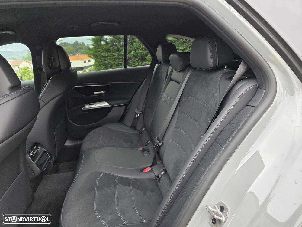 Mercedes-Benz E 300 de 4Matic 9G-TRONIC AMG Line - 22