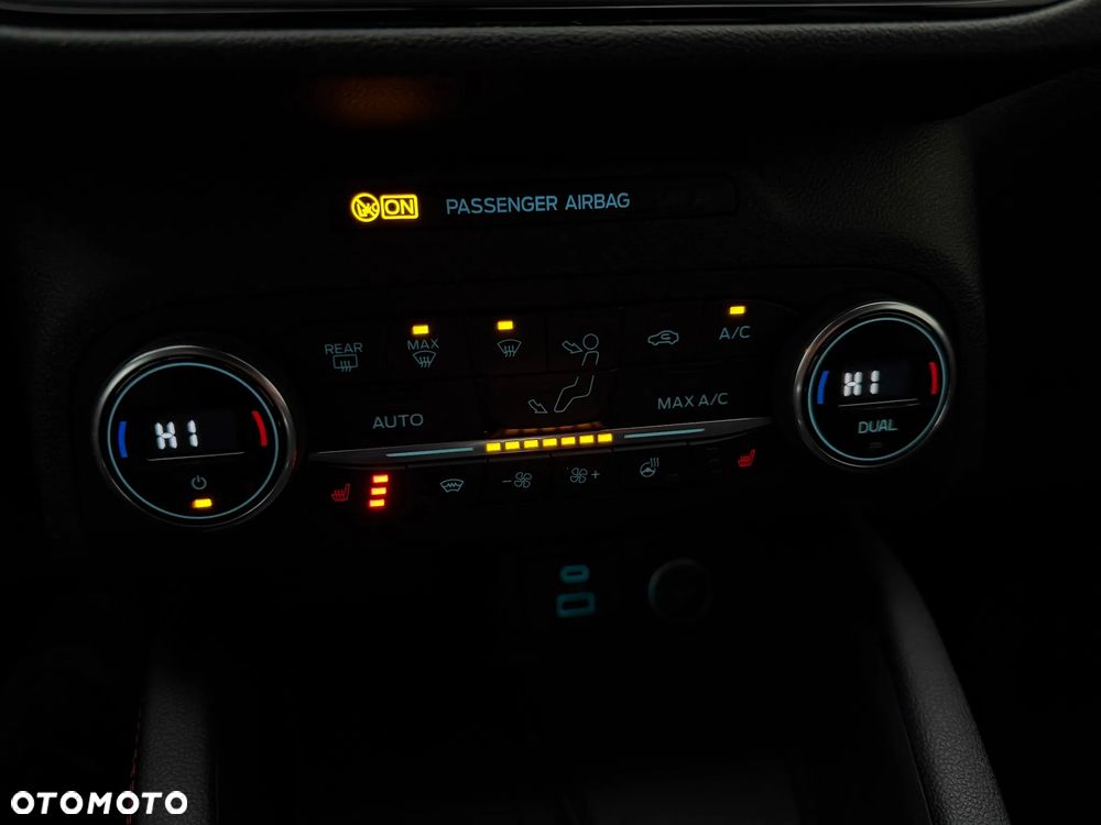 Ford Kuga 2.0 EcoBlue Hybrid ST-LINE - 31