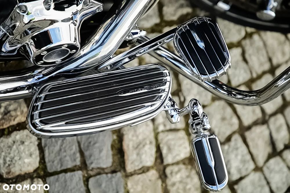 Harley-Davidson Touring Street Glide - 10