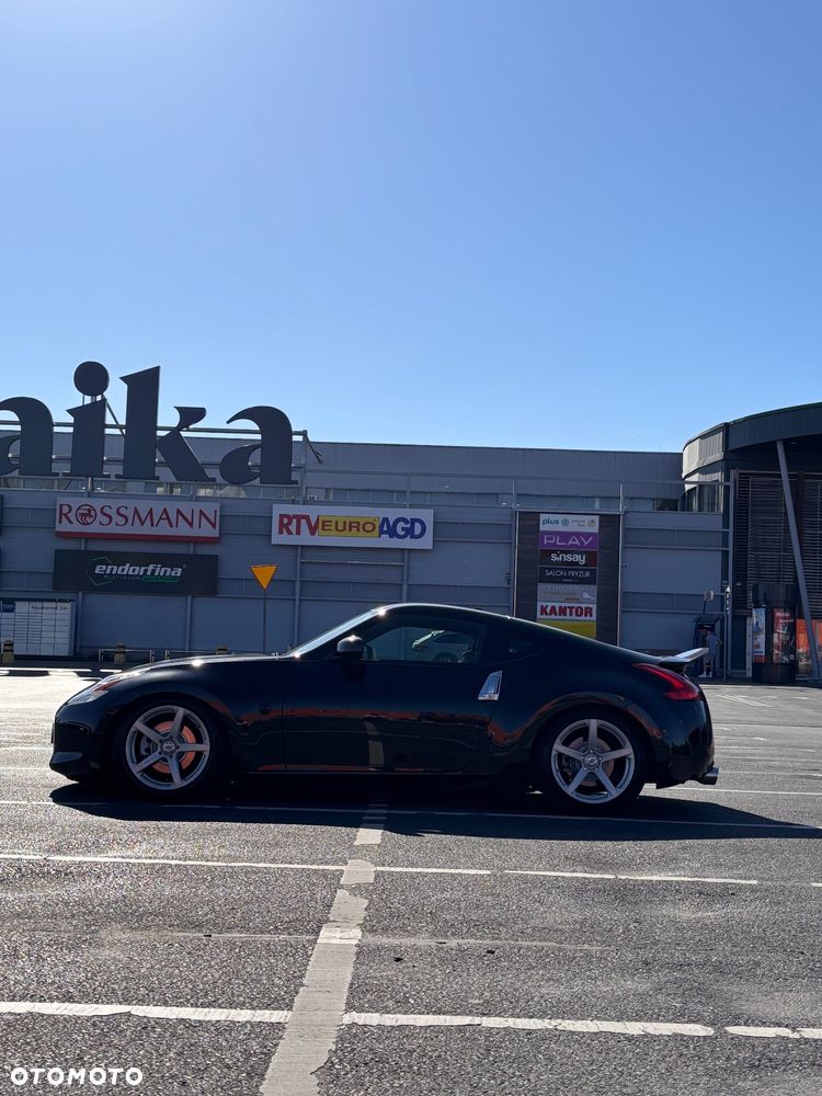 Nissan 370 Z - 4
