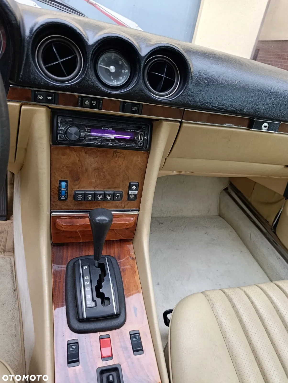 Mercedes-Benz SL - 17