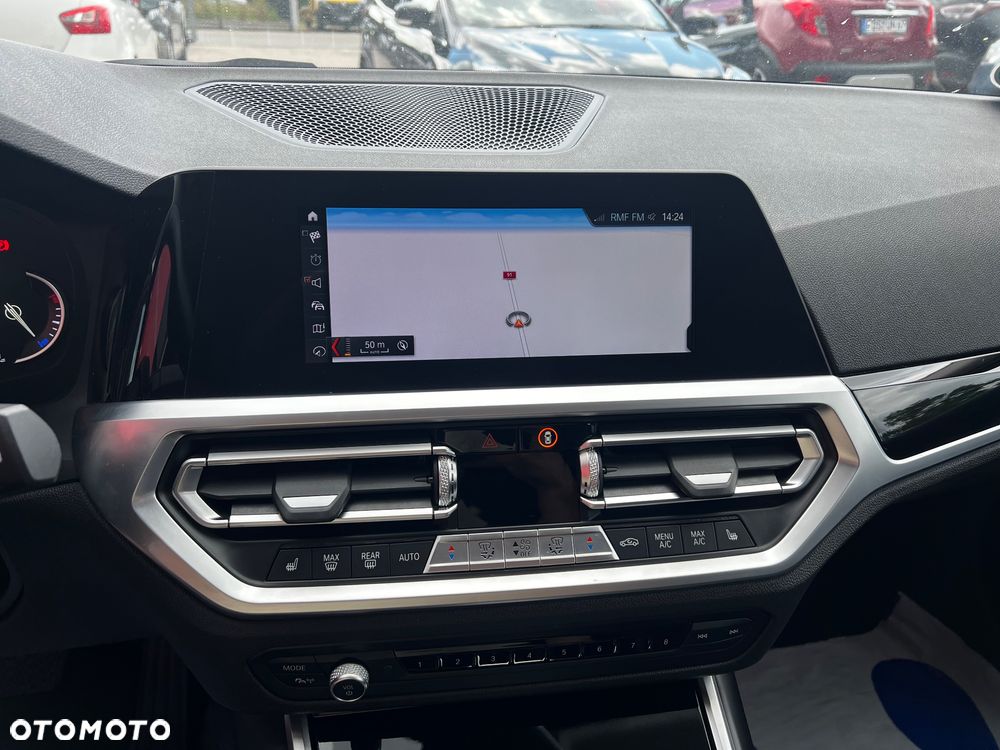 BMW Seria 3 320d xDrive Edition M Sport Shadow - 12