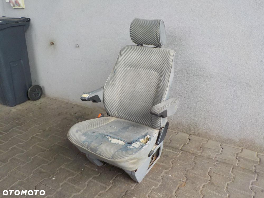 VW T4 FOTEL SIEDZENIE KIEROWCY Z PODŁOKIETNIKAMI - 2