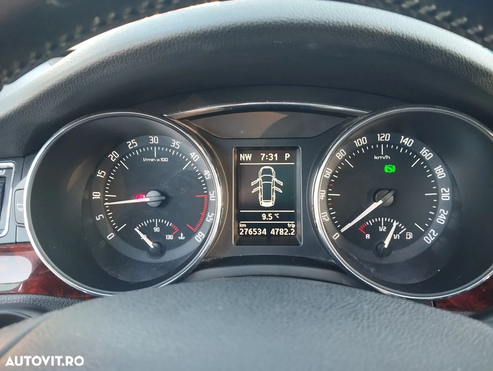Skoda Superb Combi 2.0 TDI Elegance DSG - 22