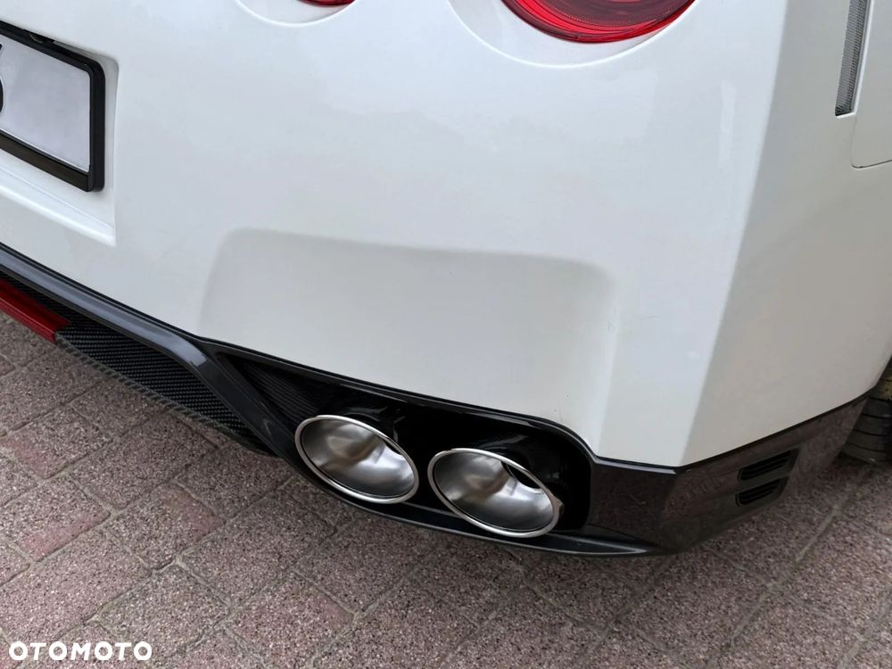 Nissan GT-R - 9