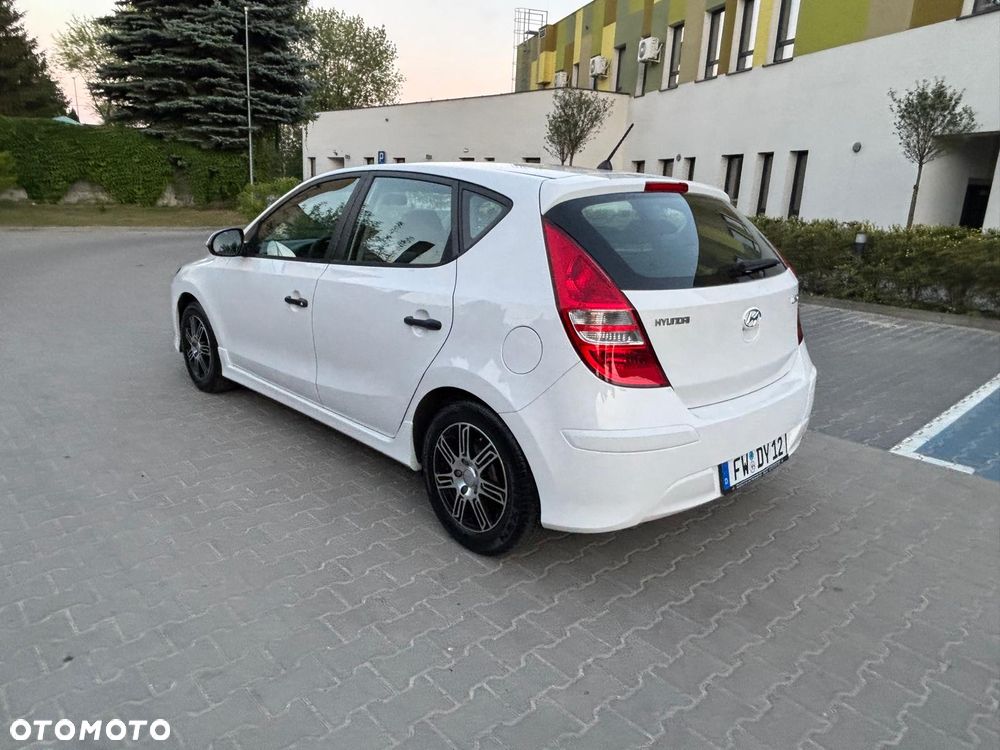 Hyundai i30 1.4 Comfort World Cup - 13