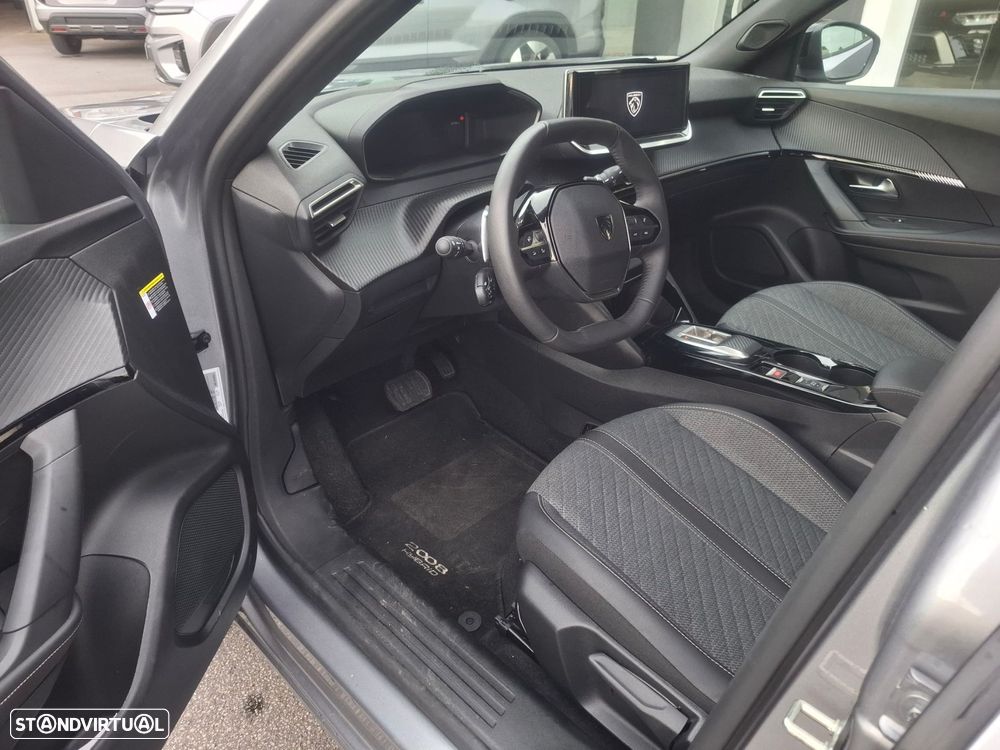 Peugeot 2008 1.2 Hybrid Allure e-DCS6 - 11