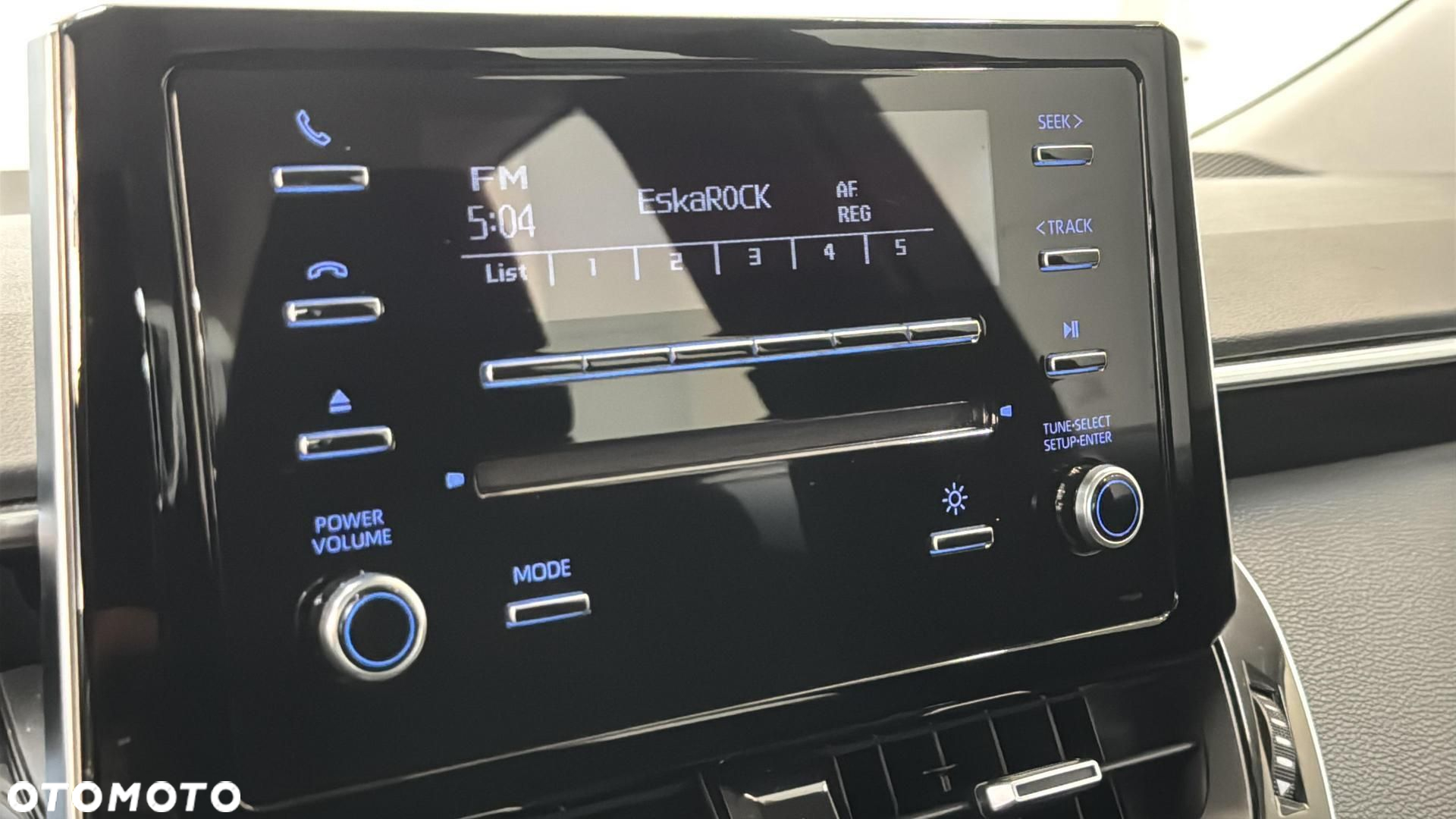 Toyota Corolla 1.8 Hybrid Active - 24