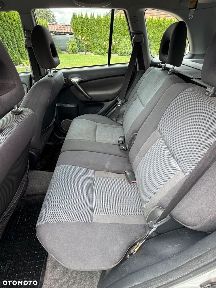 Toyota RAV4 2.0 VVT-i 4x4 - 12