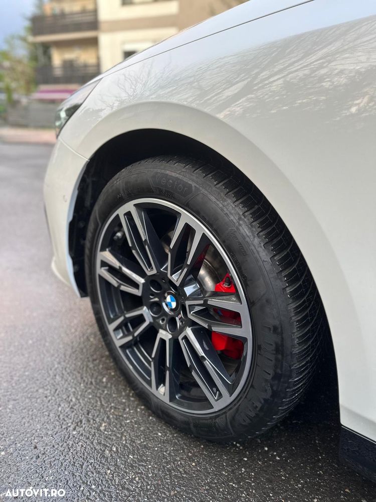 BMW Seria 5 520i AT MHEV - 11