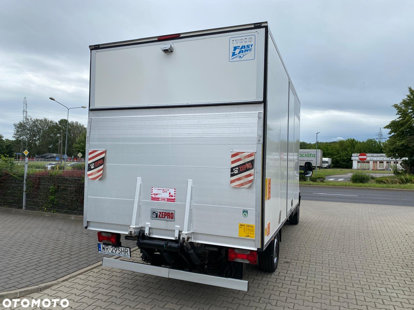 Iveco DAILY 36-160 HI-MATIC CHŁODNIA THERMO KING V300 WINDA ZEPRO - 15