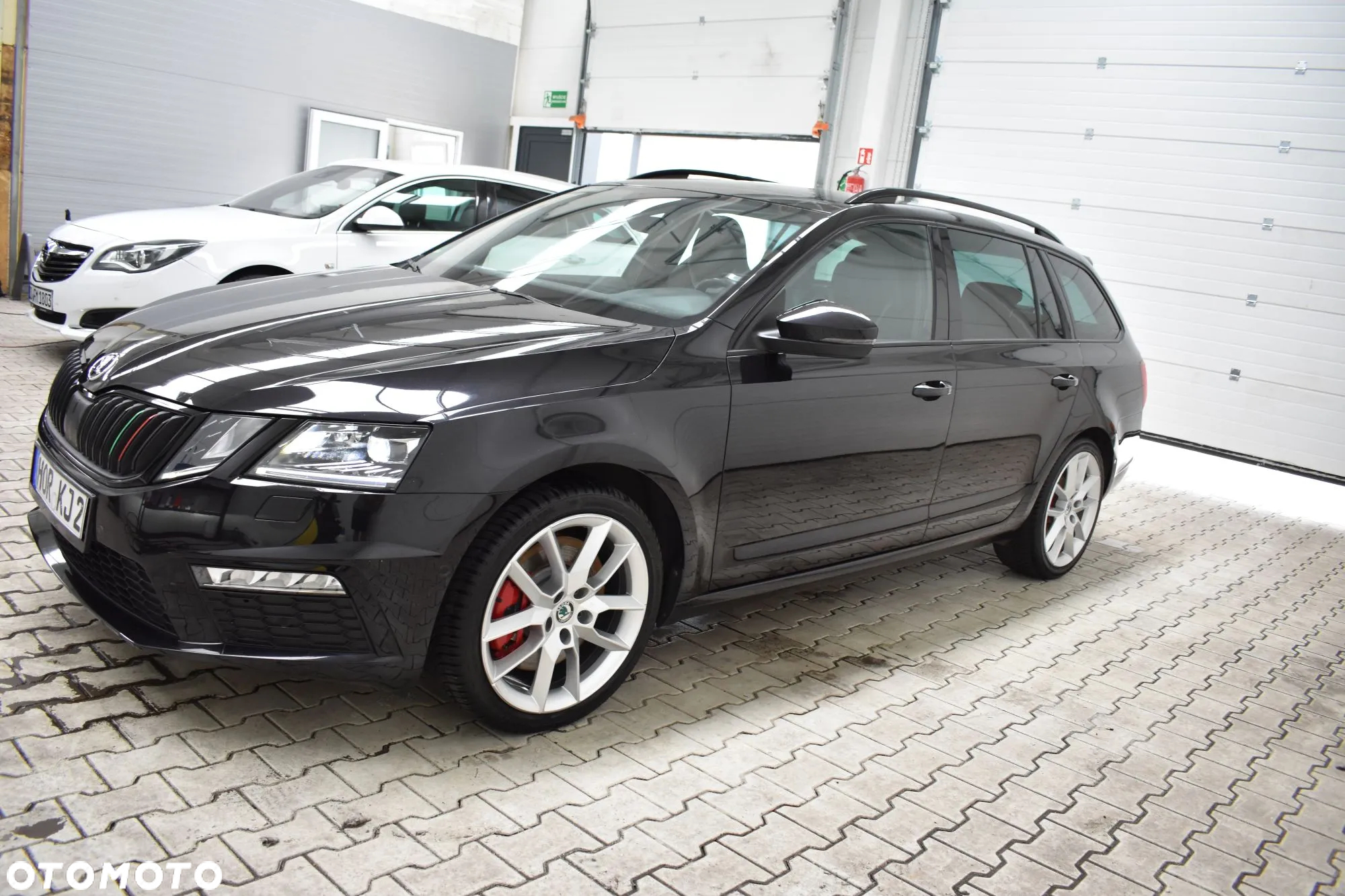 Skoda Octavia Combi 2.0 TSI RS - 7