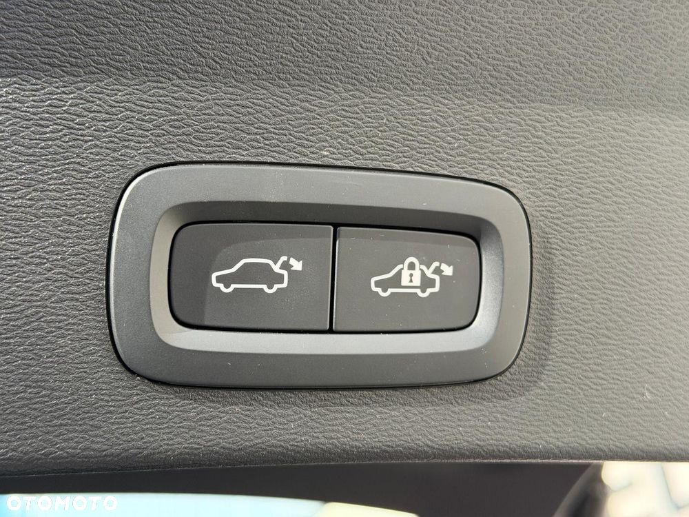 Volvo XC 40 - 38