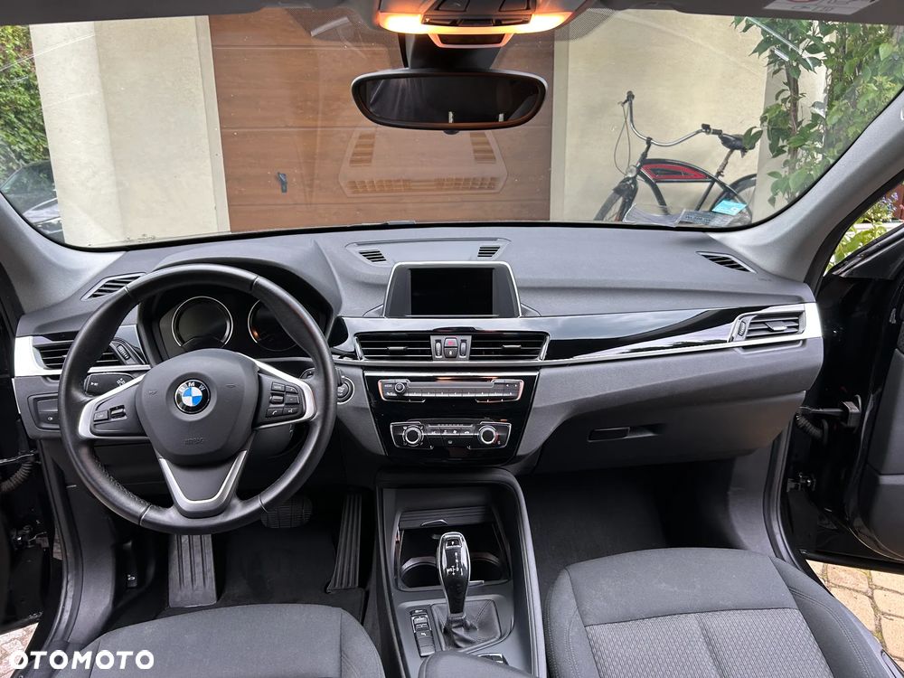 BMW X1 sDrive18i - 18
