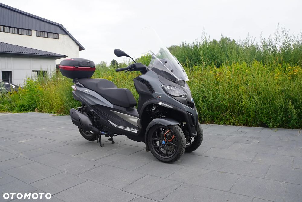 Piaggio MP-3 - 11
