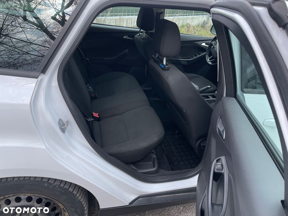 Ford Focus 1.5 TDCi DPF Start-Stopp-System Business - 9